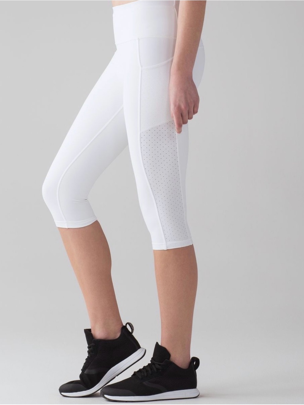 Lululemon Mind Over Miles Crop (17" )
White